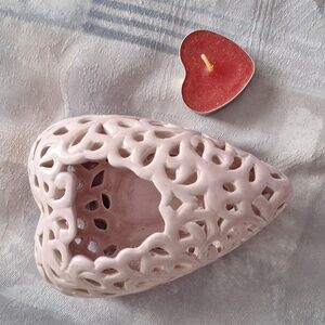 Heart tea lite holder with candel